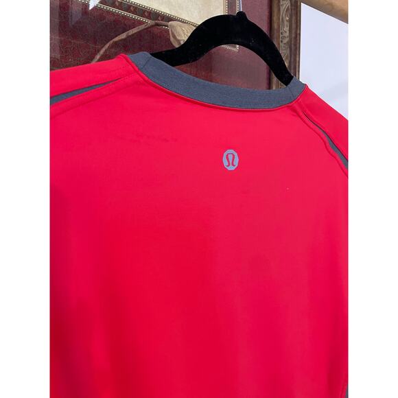 Lululemon Men’s XL Red Long Sleeve Athletic Running Shirt Reflective Logo - Picture 6 of 8